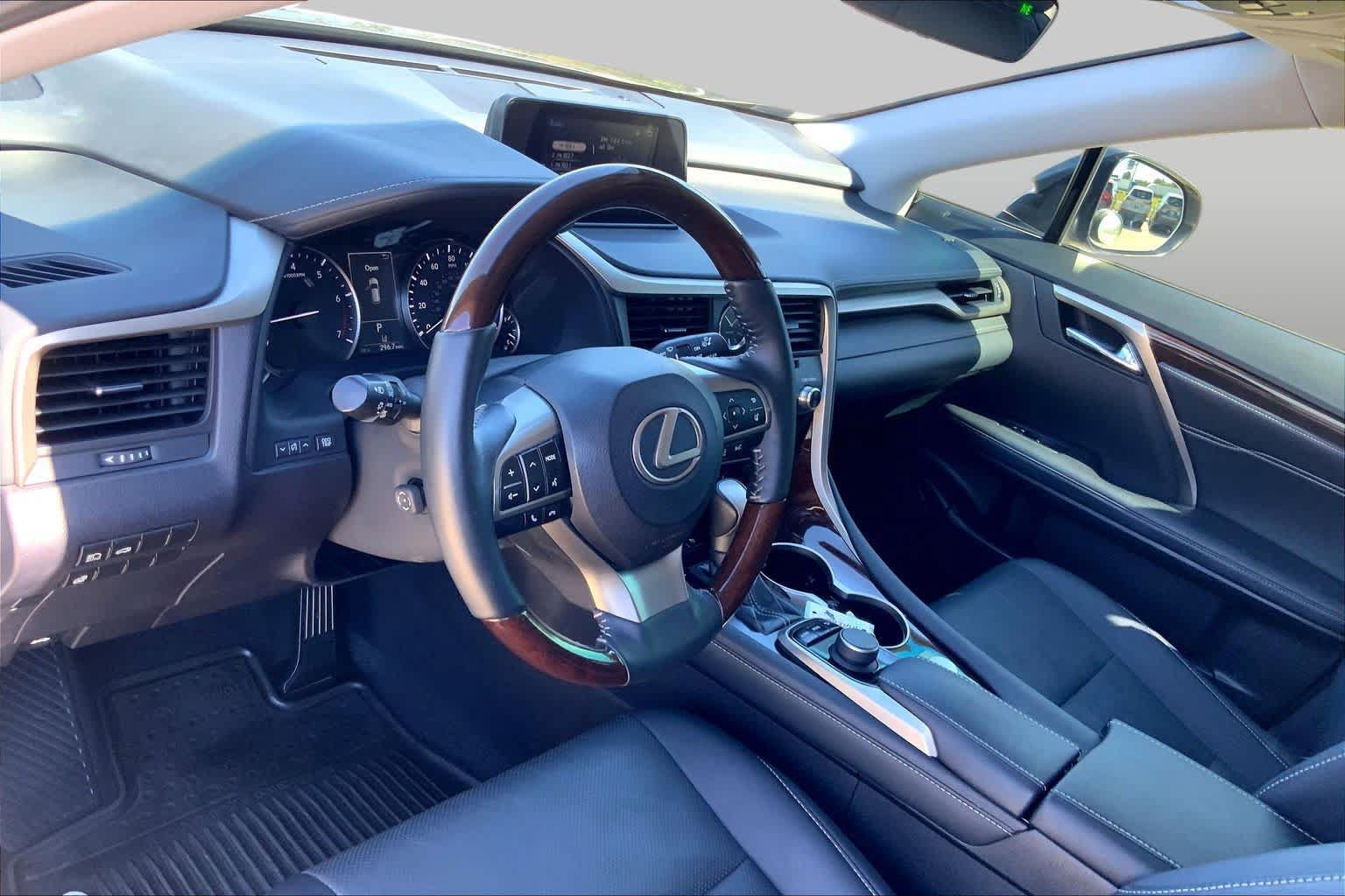 Used 2017 Lexus RX 350 FWD w/ Premium Package image 18
