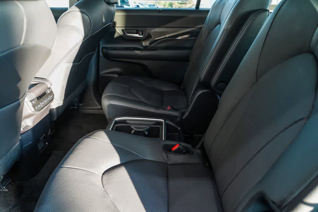 New 2025 Toyota Grand Highlander AWD Hybrid image 18