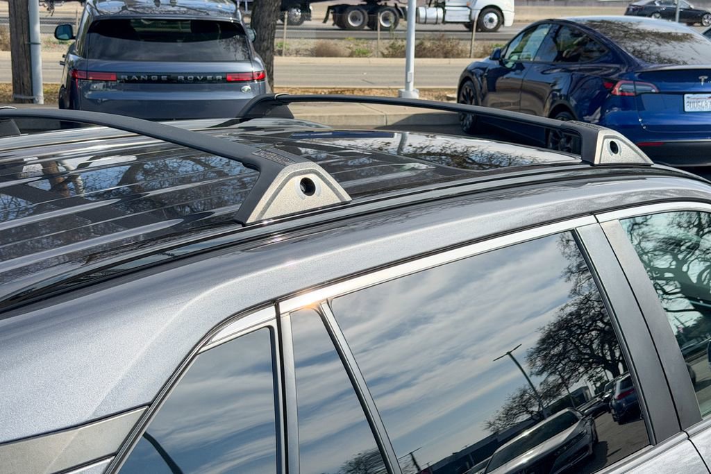 Used 2023 Toyota RAV4 XLE Premium image 7