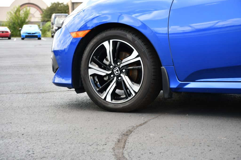 Used 2018 Honda Civic Touring image 12