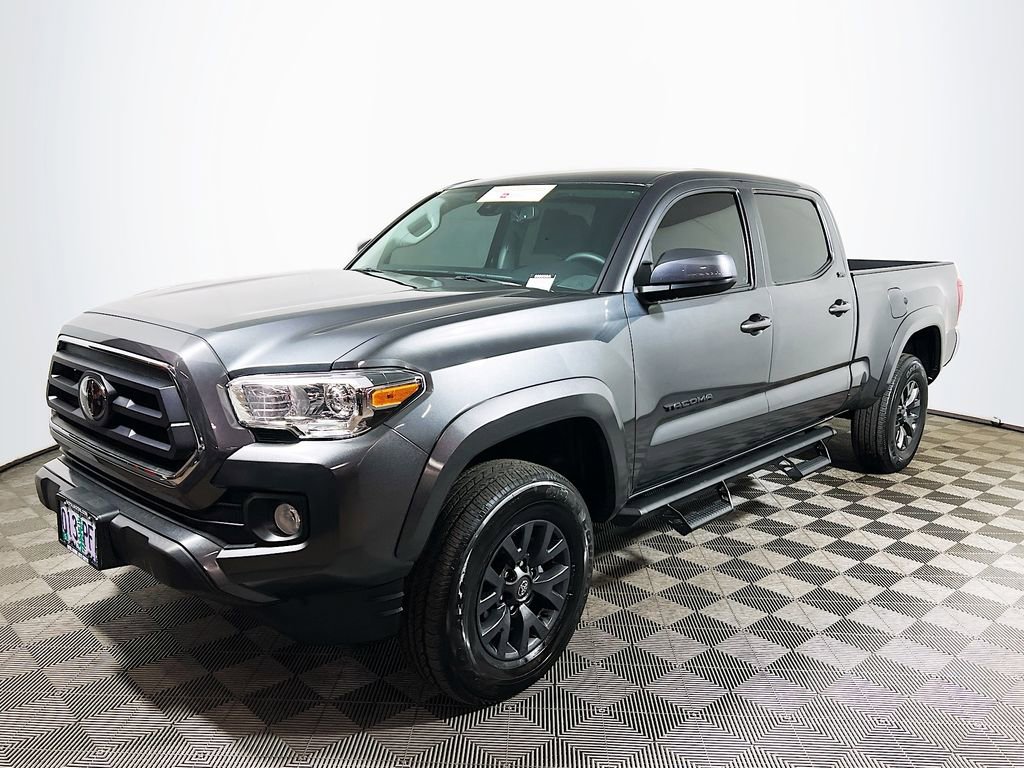 Certified 2023 Toyota Tacoma SR5 w/ Black Out Package (TMS) AWD/4WD image 4