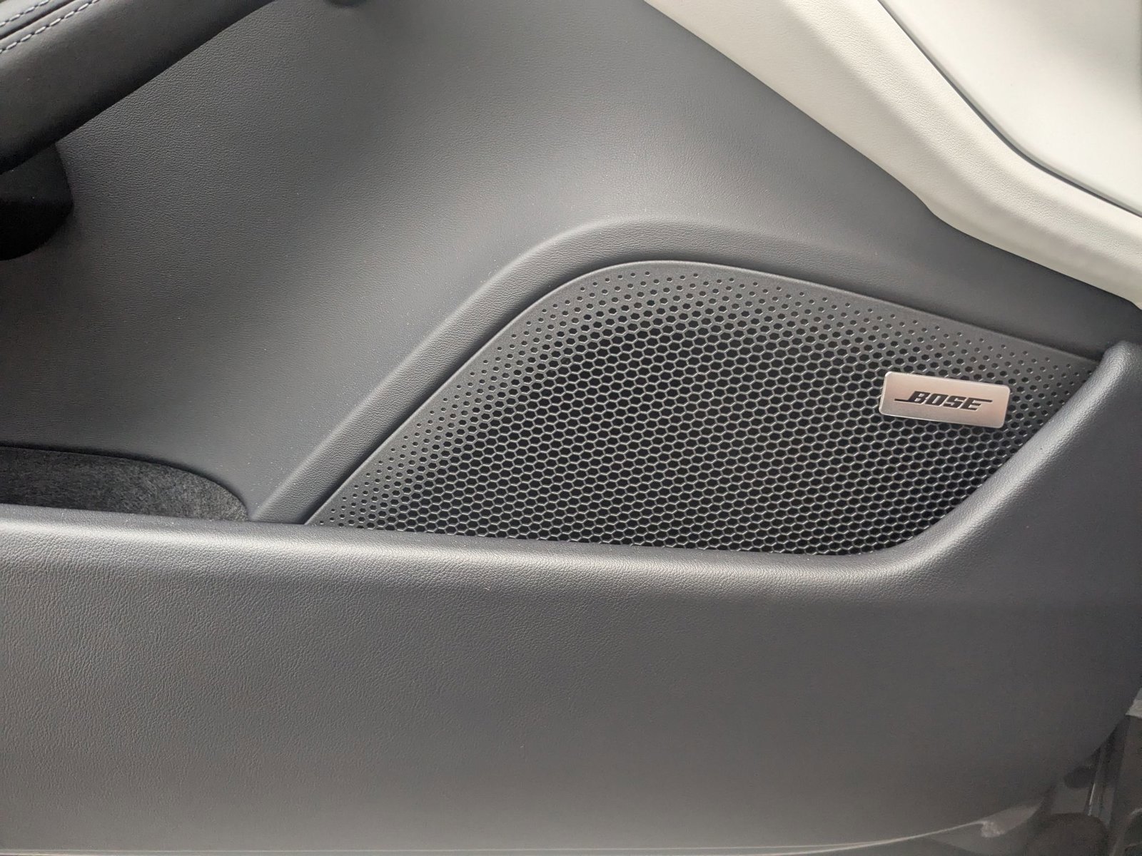 New 2025 Porsche Taycan image 14