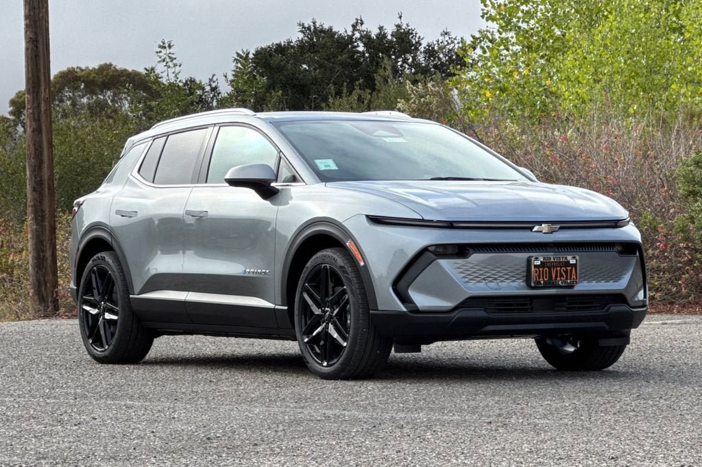 New 2026 Chevrolet Equinox EV LT w/ LPO, Blackout Package image 2