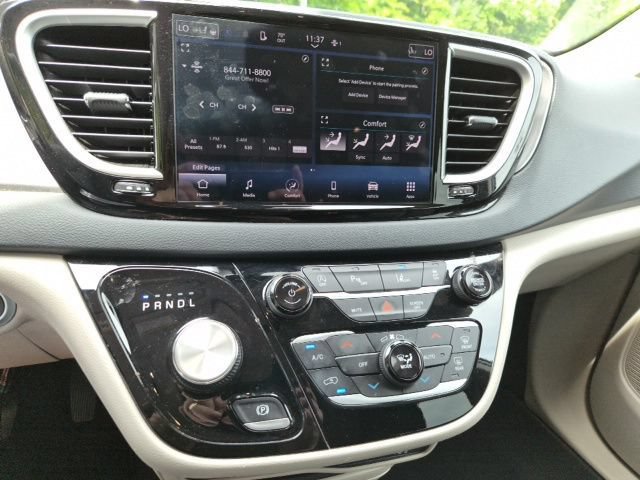 Used 2023 Chrysler Pacifica Touring-L FWD image 22