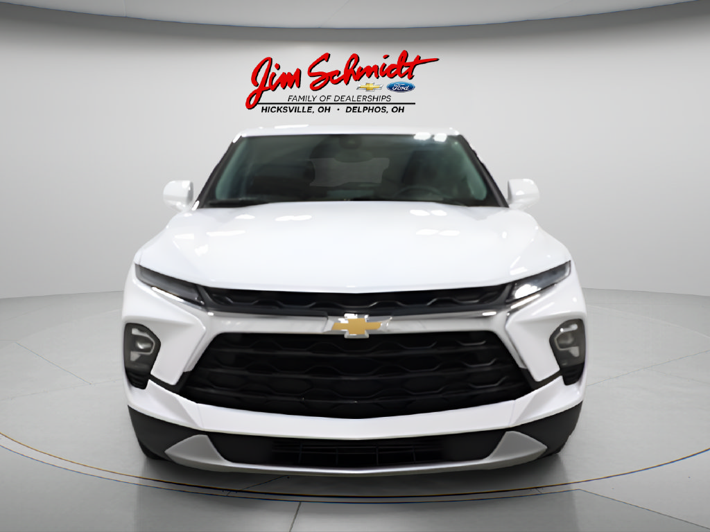 Used 2025 Chevrolet Blazer LT FWD image 3