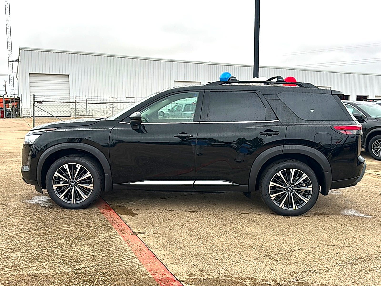 New 2026 Nissan Pathfinder Platinum w/ Cargo Package FWD image 5