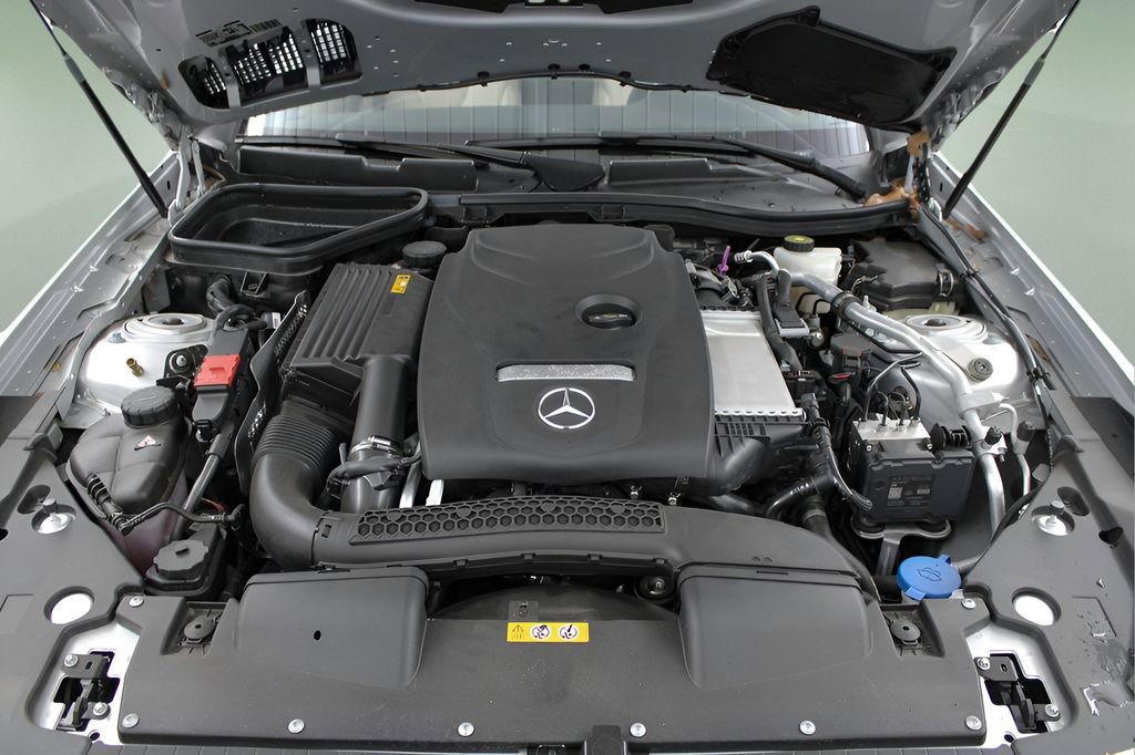 Used 2019 Mercedes-Benz SLC 300 image 32