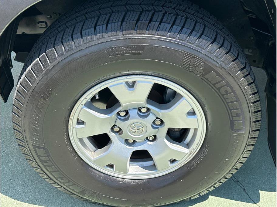 Used 2013 Toyota Tacoma PreRunner image 15