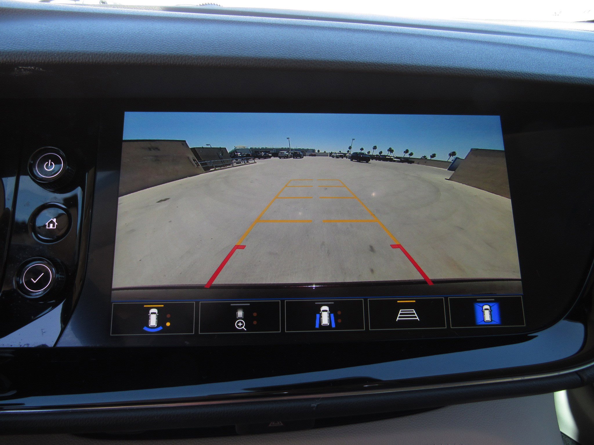 Used 2022 Buick Envision Avenir w/ Technology Package II image 20