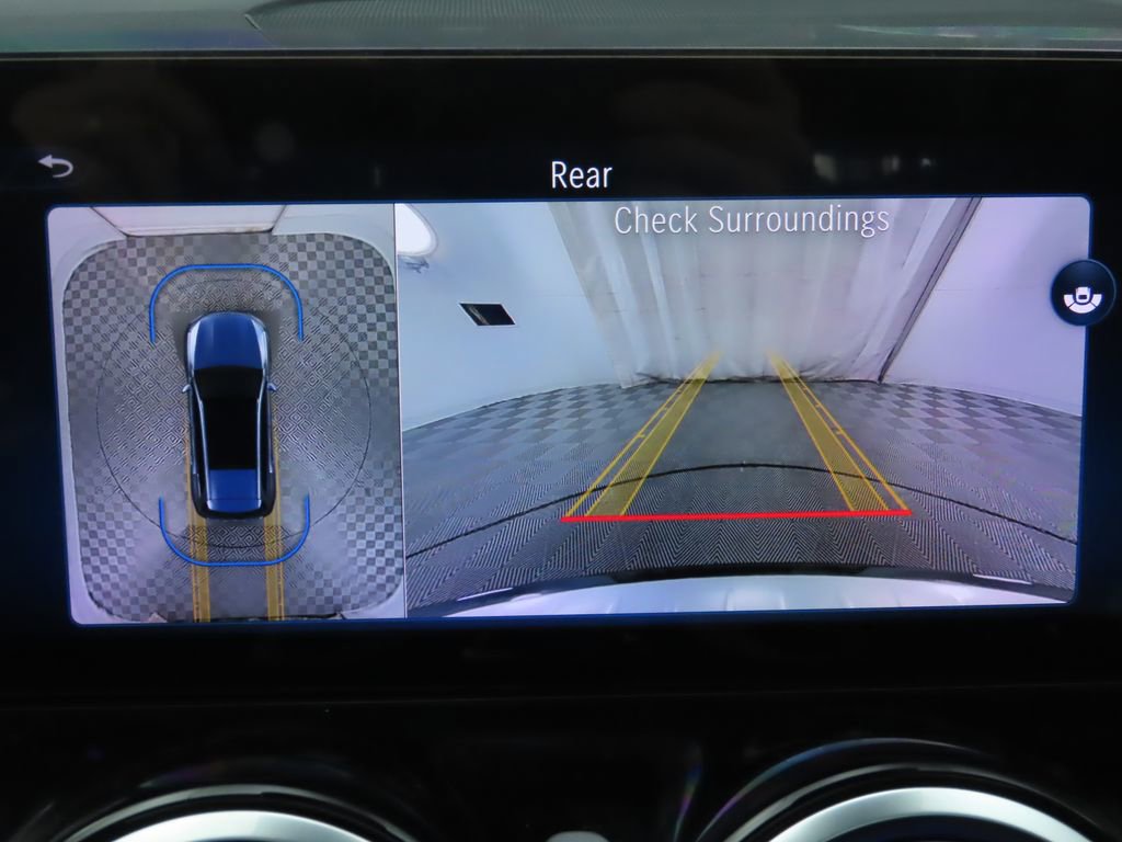 Certified 2025 Mercedes-Benz GLB 35 AMG 4MATIC image 15