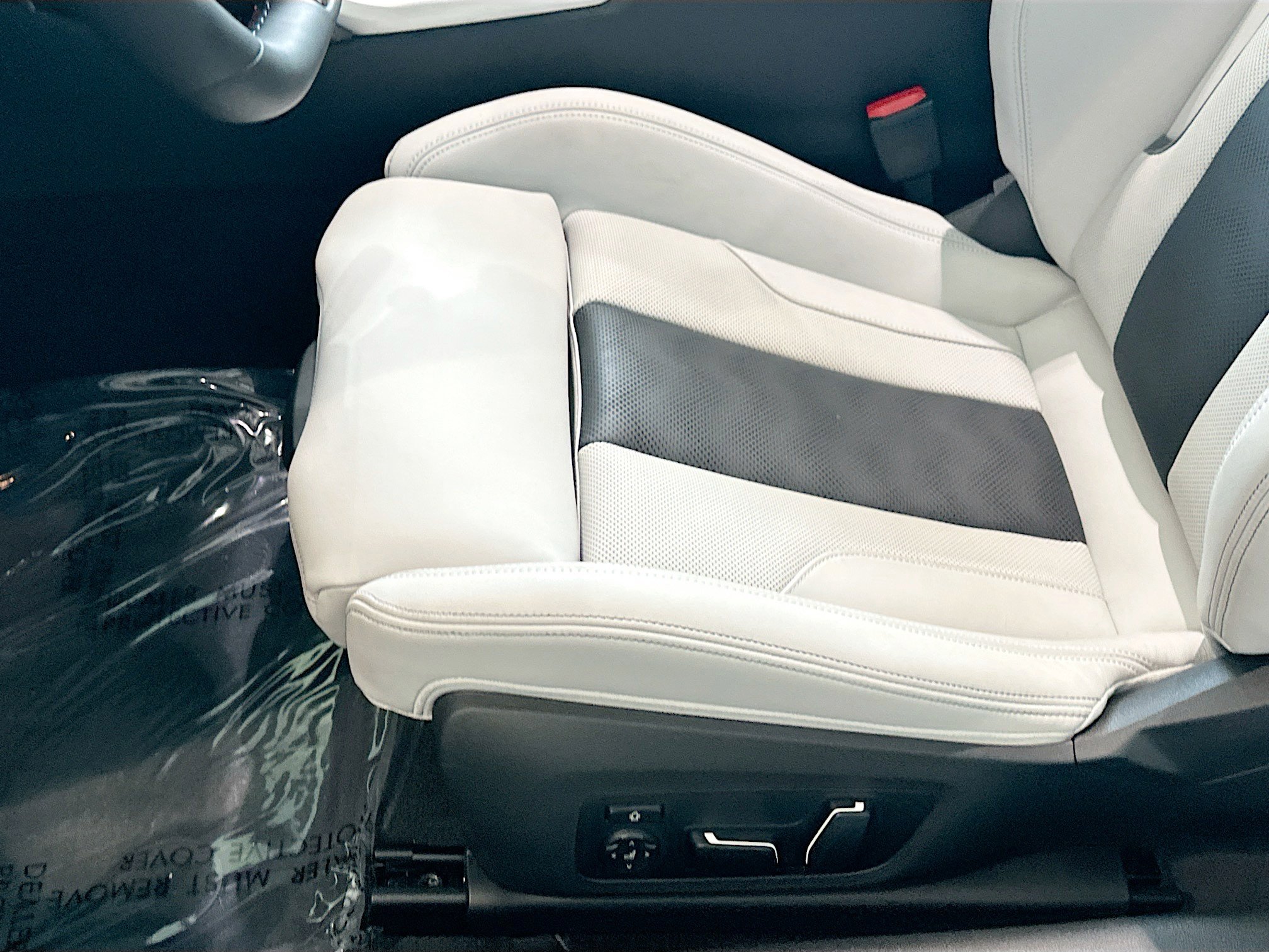 Used 2026 BMW M4 xDrive Competition w/ M Carbon Exterior Package image 18