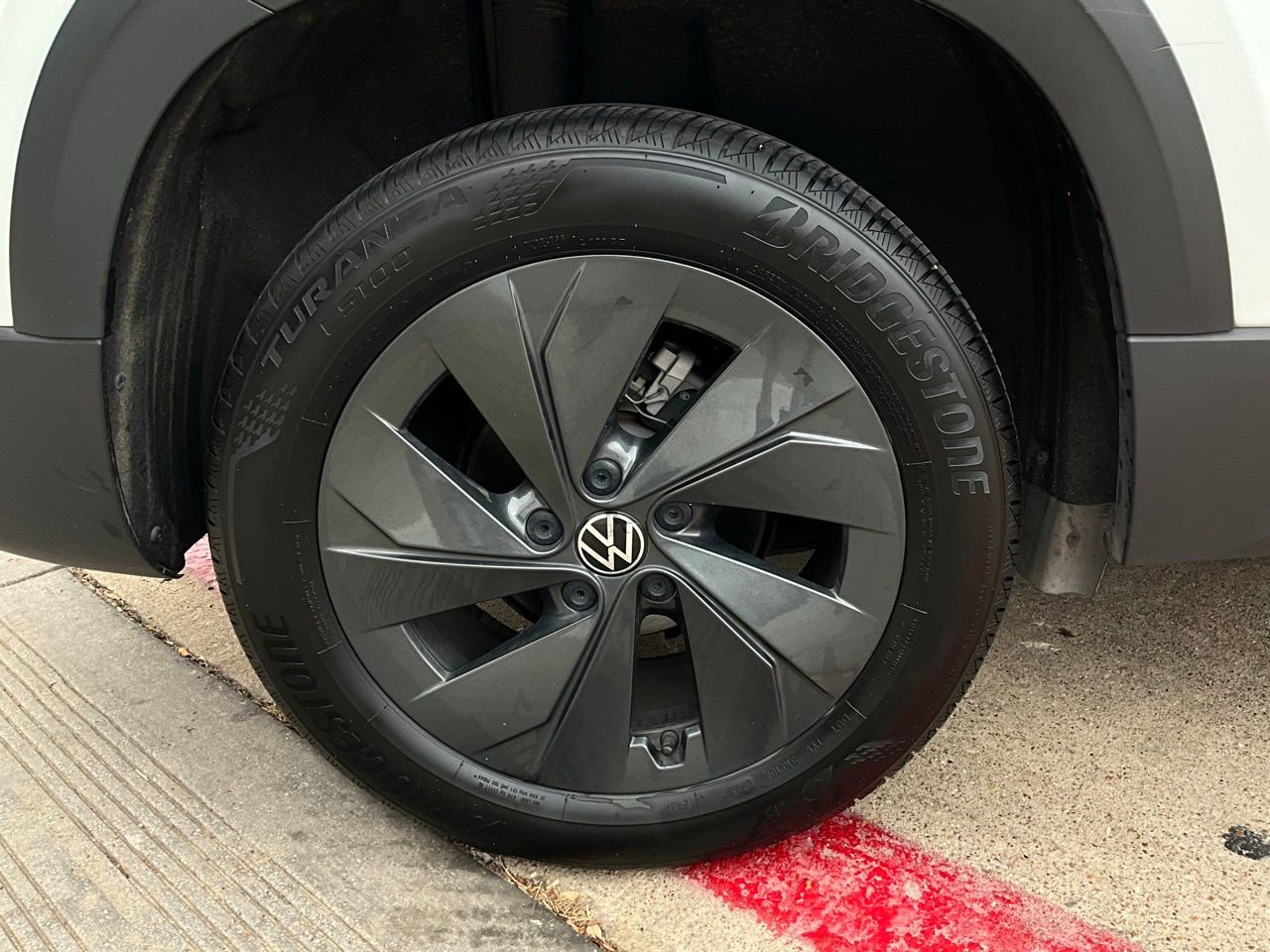 Used 2025 Volkswagen Taos S image 9