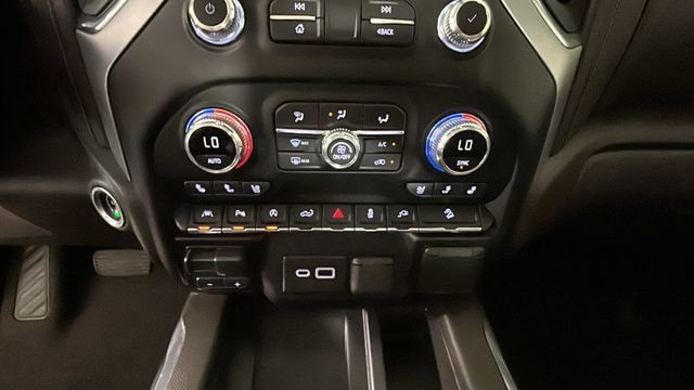Used 2020 GMC Sierra 1500 SLT w/ SLT Premium Plus Package AWD/4WD image 22