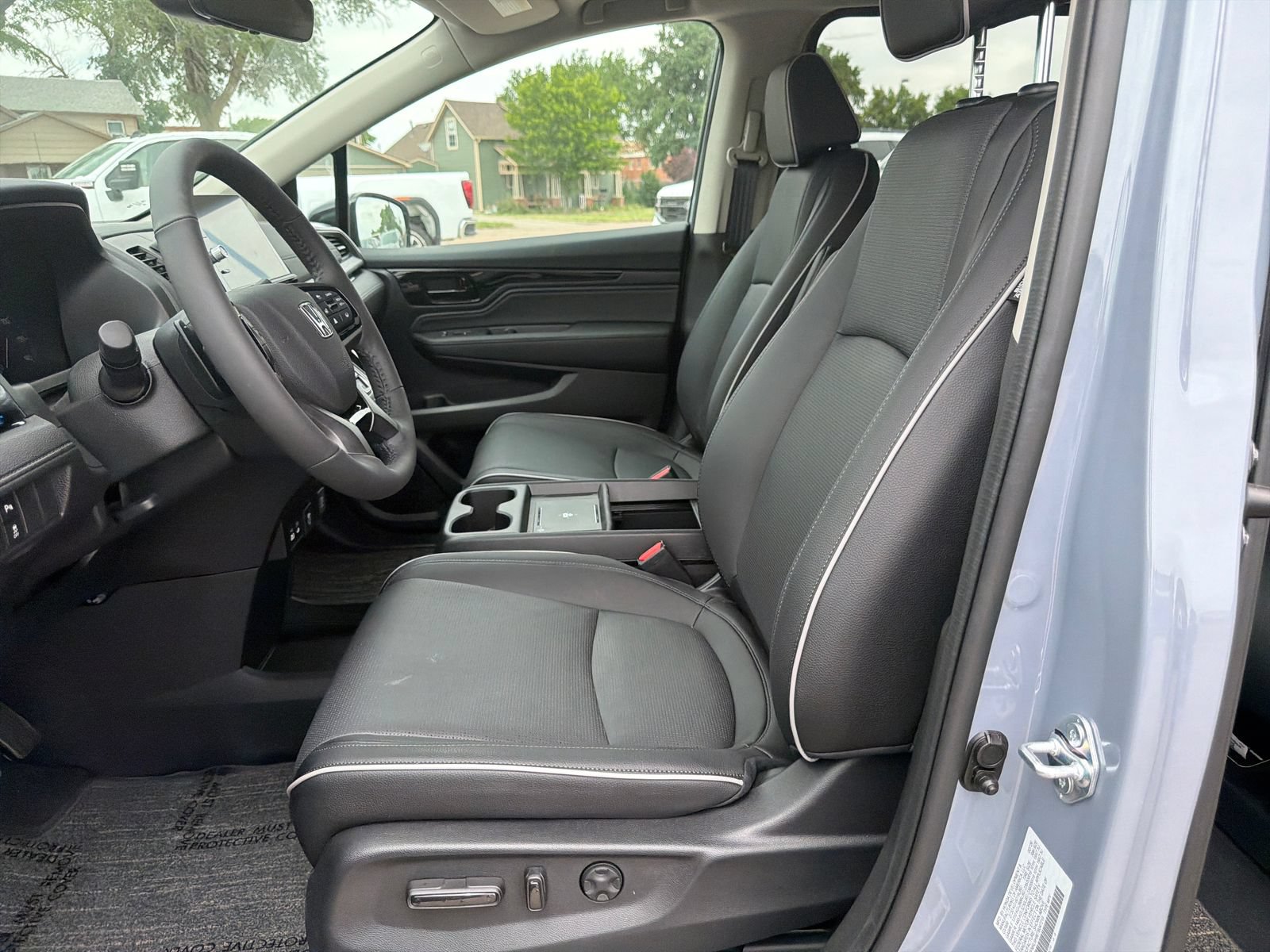 Used 2026 Honda Odyssey Elite image 13