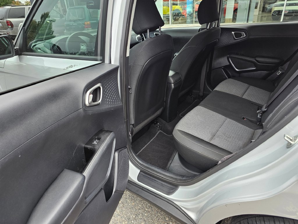 Used 2021 Kia Soul S FWD image 14