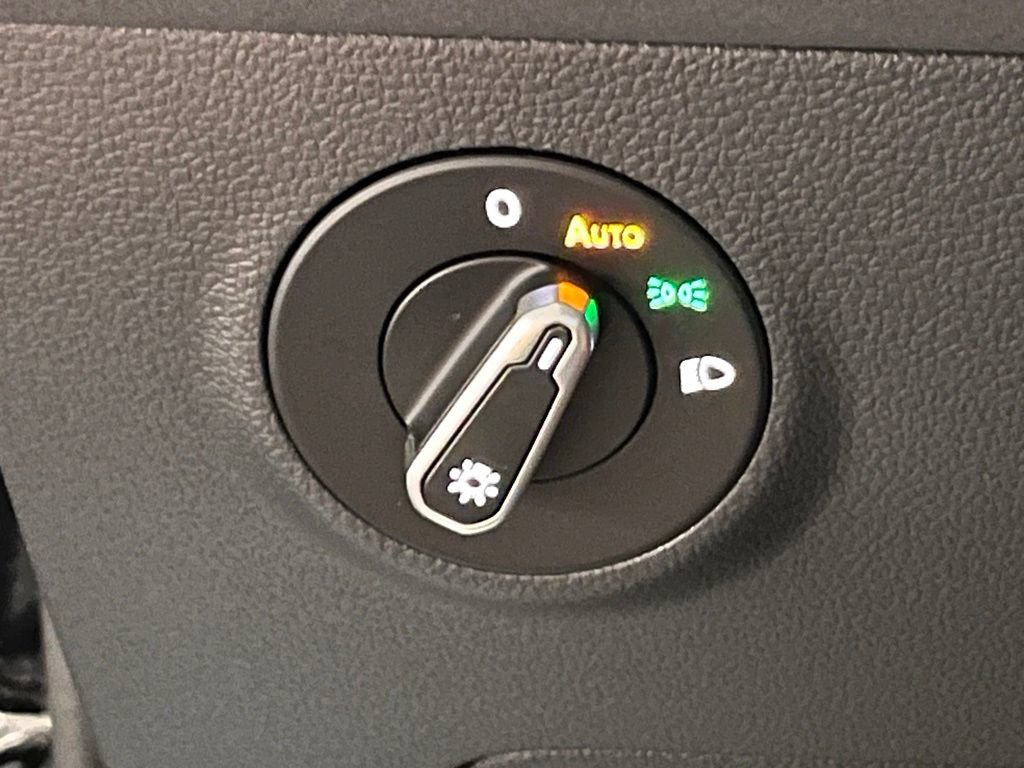 New 2026 Volkswagen Taos SE AWD/4WD image 18