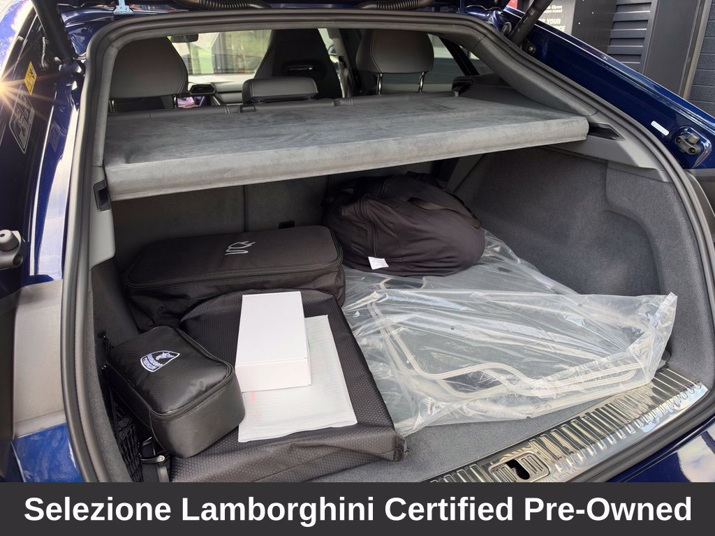 Used 2025 Lamborghini Urus SE AWD/4WD image 46