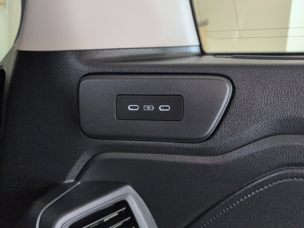 Used 2025 Honda Odyssey Elite image 46