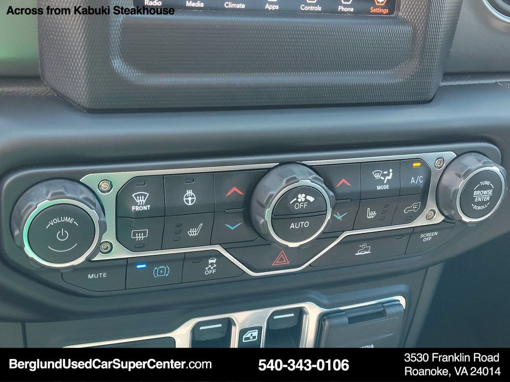 Used 2023 Jeep Wrangler Unlimited w/ Cold Weather Group AWD/4WD image 31