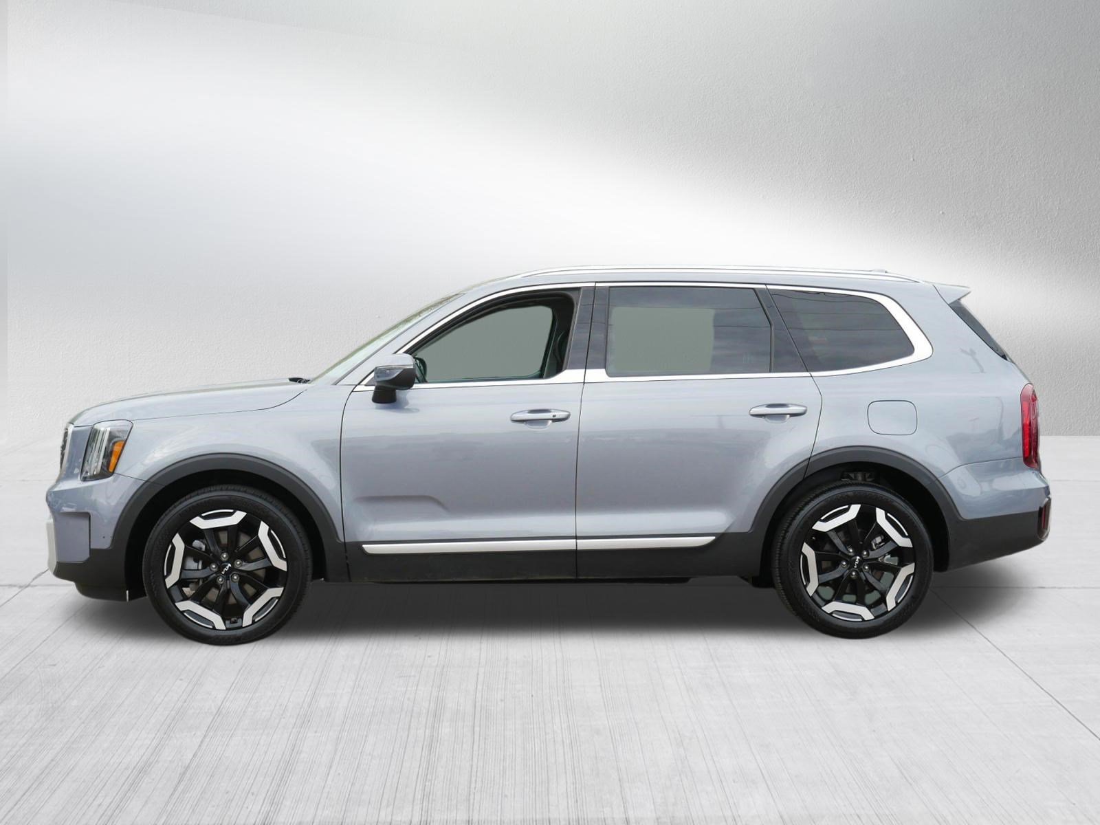 Certified 2025 Kia Telluride S FWD image 4
