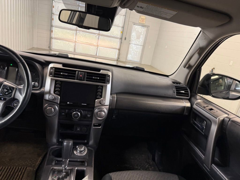 Used 2020 Toyota 4Runner SR5 AWD/4WD image 26