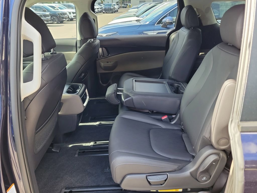 New 2026 Kia Carnival FWD image 15