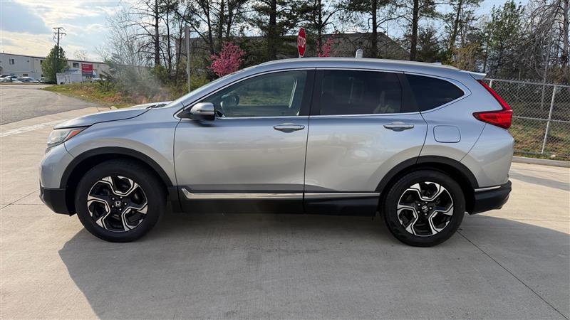 Used 2017 Honda CR-V Touring image 2