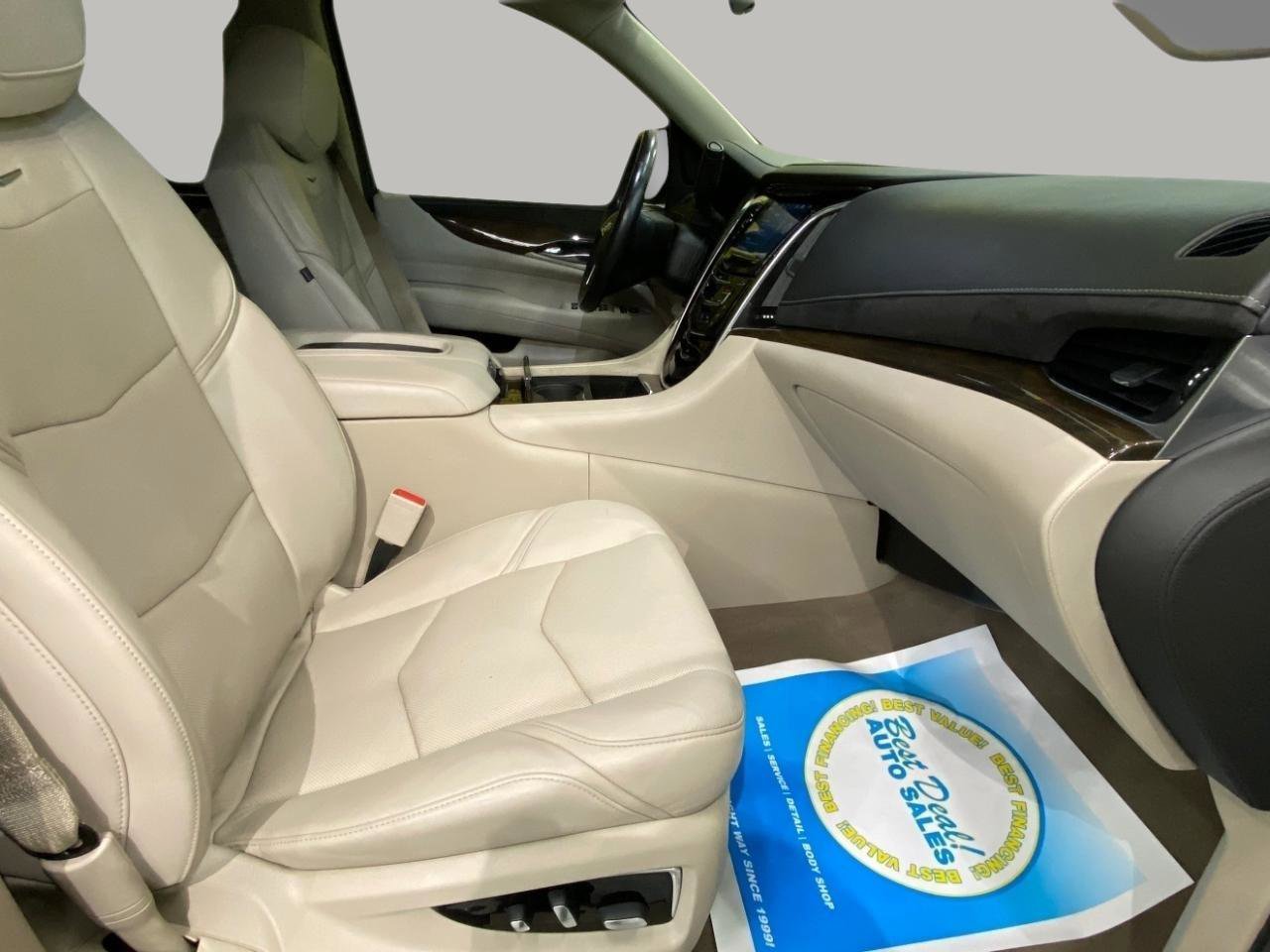 Used 2020 Cadillac Escalade Premium Luxury image 17