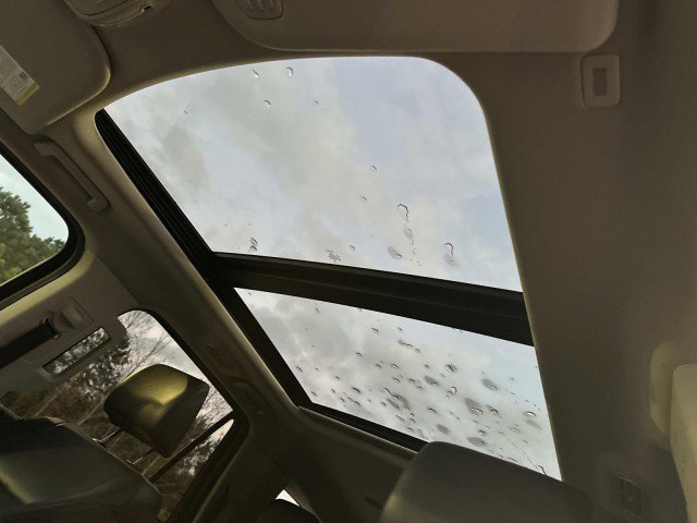 Used 2024 Ford Expedition Max XLT image 32