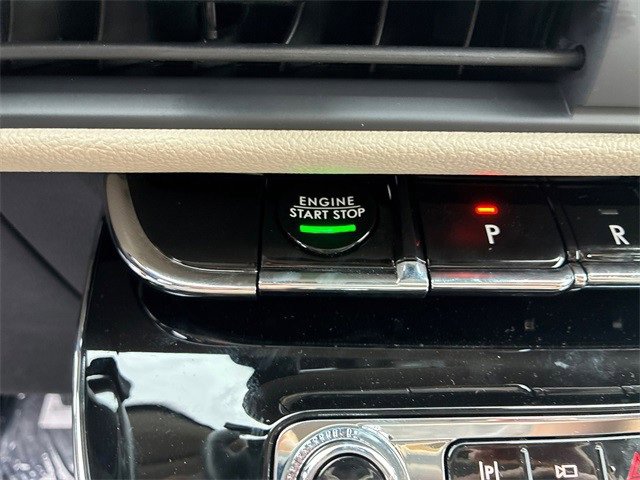 New 2025 Lincoln Corsair Reserve w/ Equipment Group 202A image 33