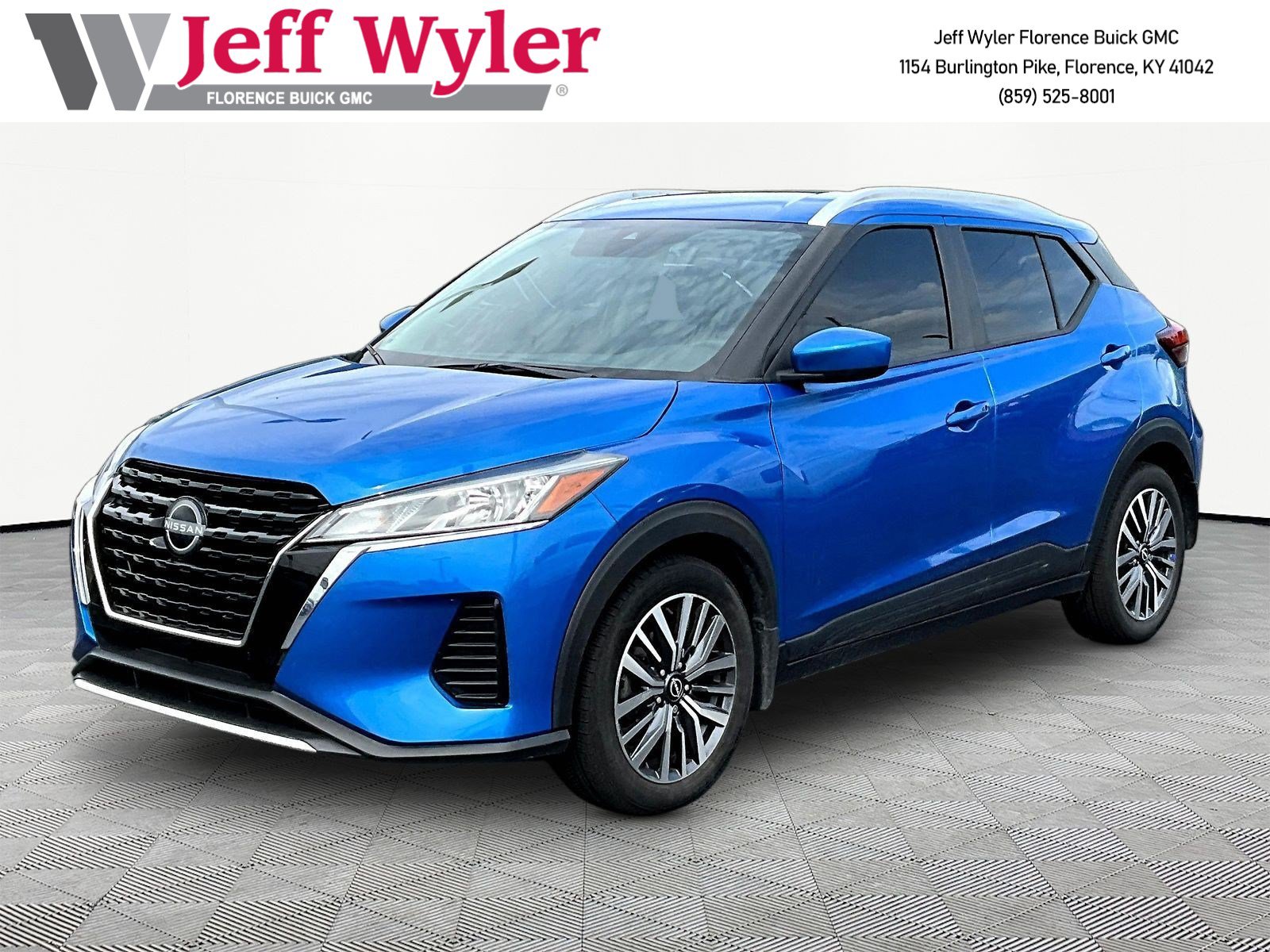 Used 2023 Nissan Kicks SV FWD image 1