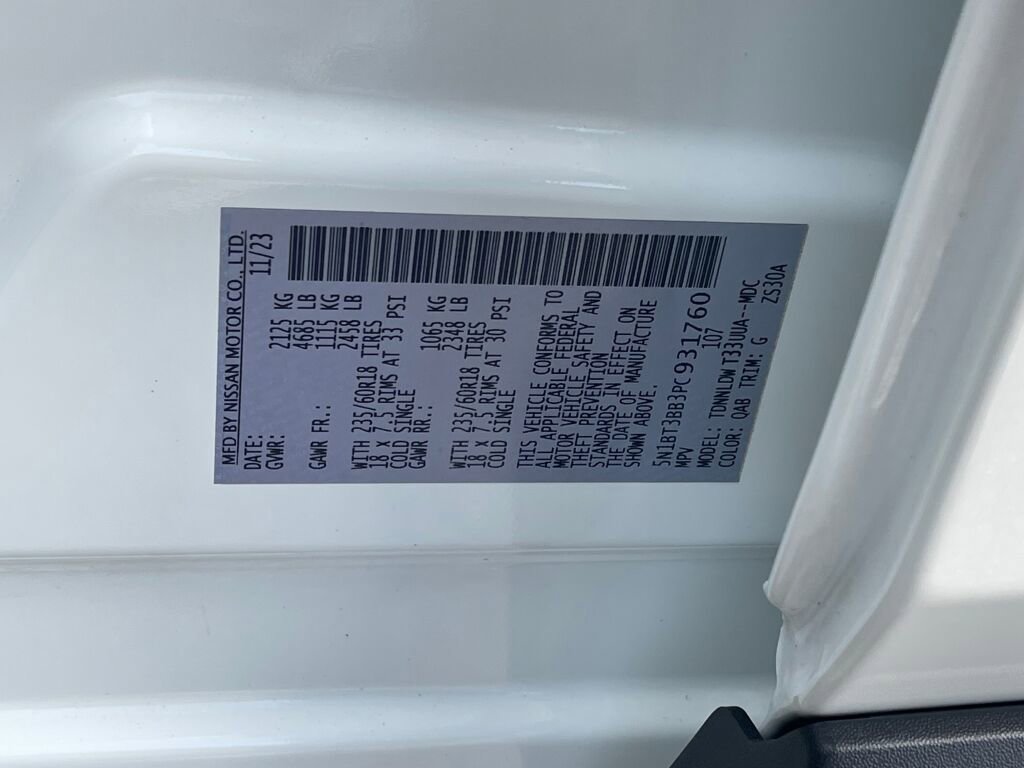 Used 2023 Nissan Rogue SV image 37