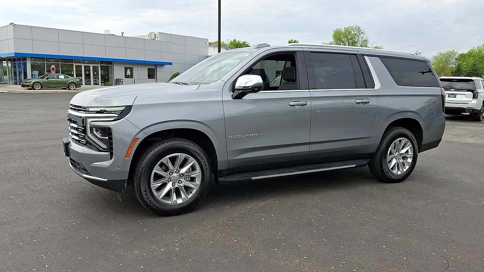 Certified 2025 Chevrolet Suburban Premier w/ Sun And Tow Package AWD/4WD image 7