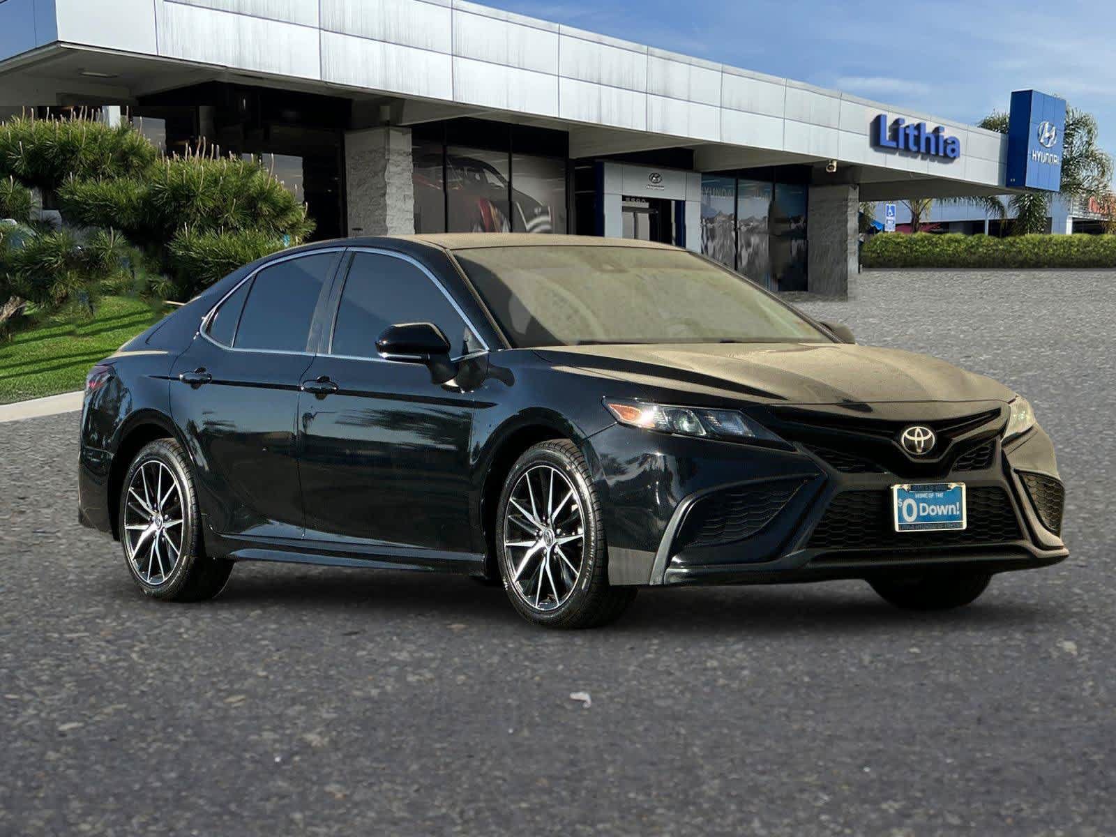 Used 2022 Toyota Camry SE FWD image 10