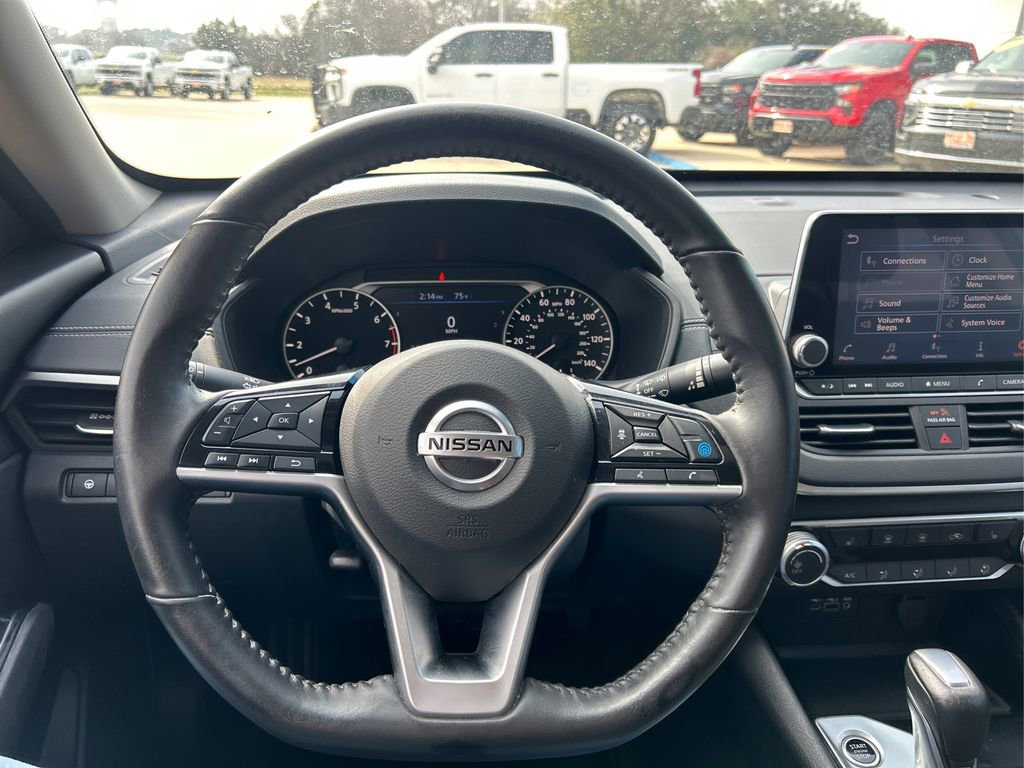 Used 2022 Nissan Altima 2.5 SV w/ SV Premium Package image 17