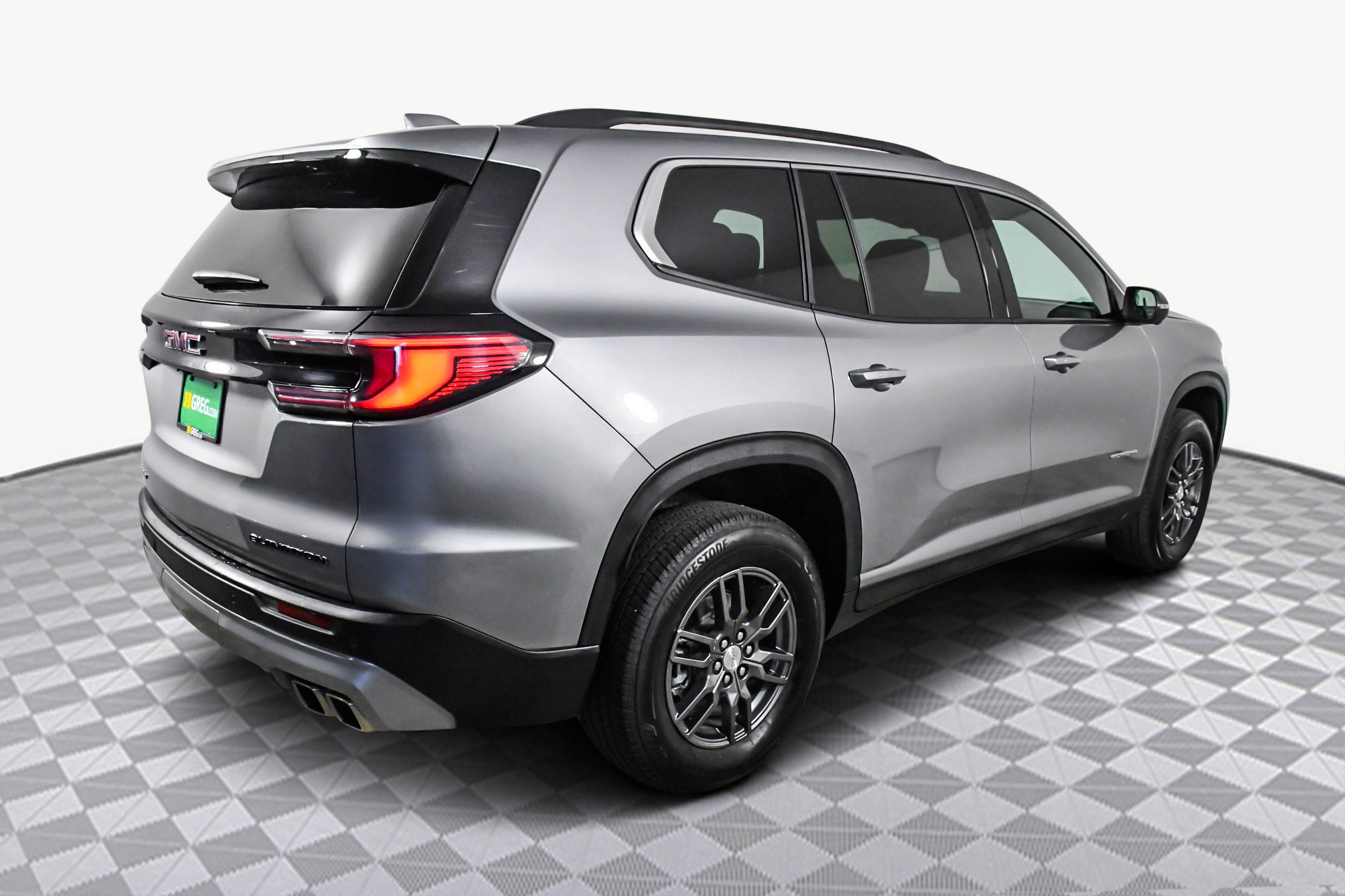 Used 2025 GMC Acadia Elevation image 8