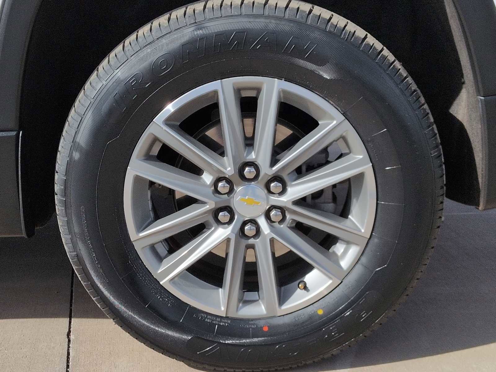 Used 2023 Chevrolet Traverse LT image 14