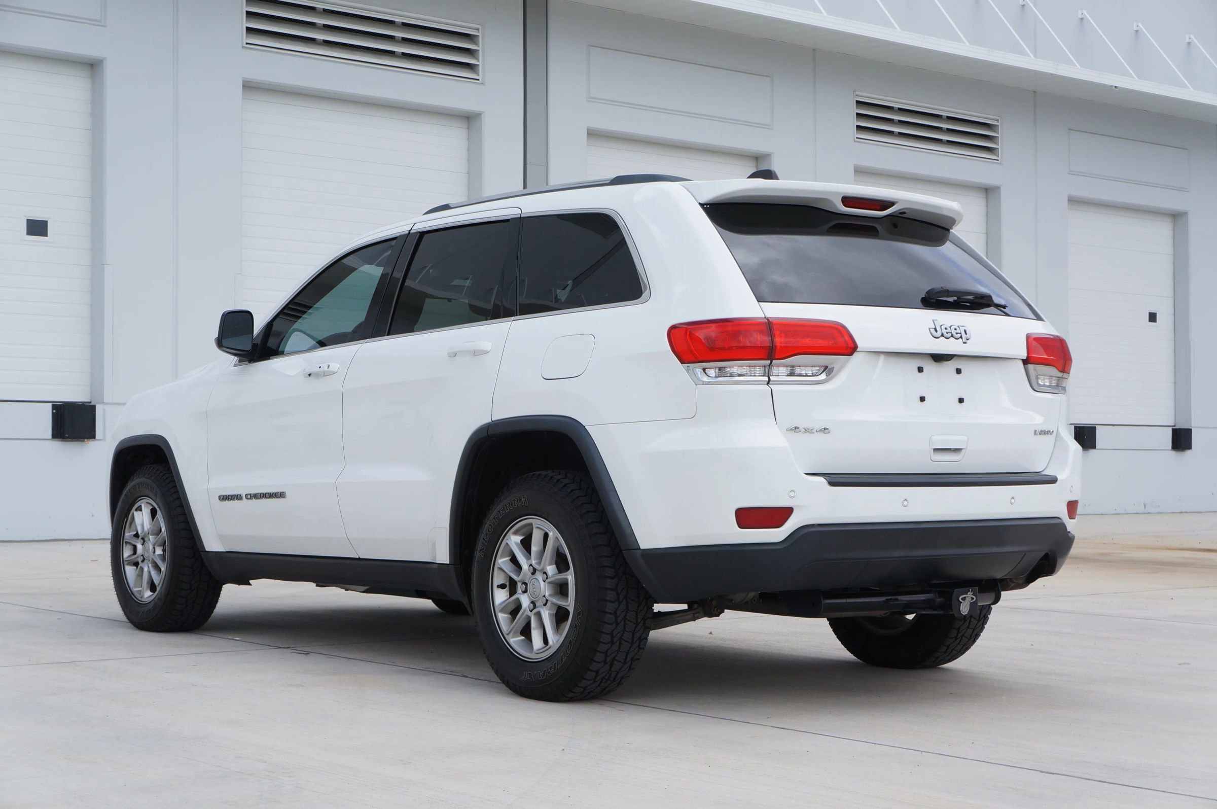 Used 2018 Jeep Grand Cherokee Laredo image 9