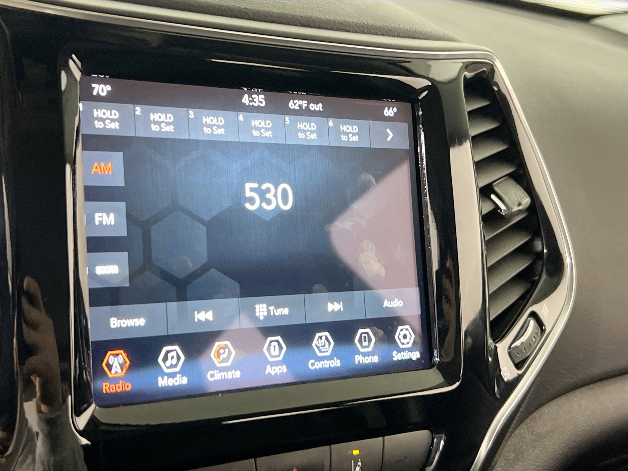 Used 2022 Jeep Cherokee Limited image 14