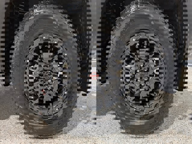 Used 2022 Nissan Frontier PRO-4X w/ Pro-4X Premium Package image 12