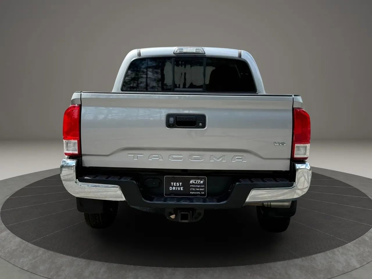 Used 2016 Toyota Tacoma SR5 w/ SR5 Appearance Package (SN) RWD image 5