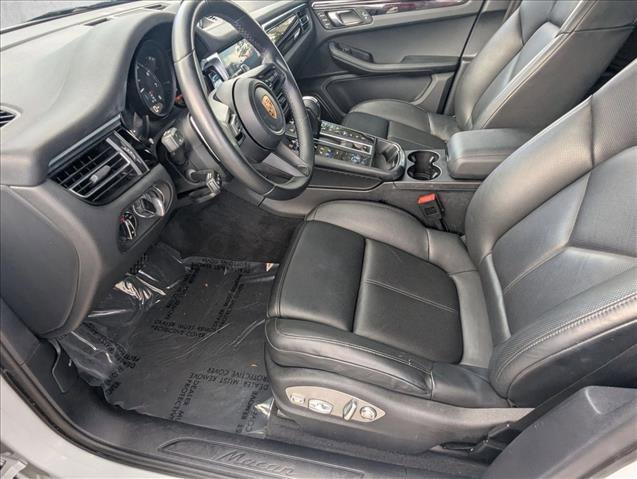 Used 2023 Porsche Macan image 17
