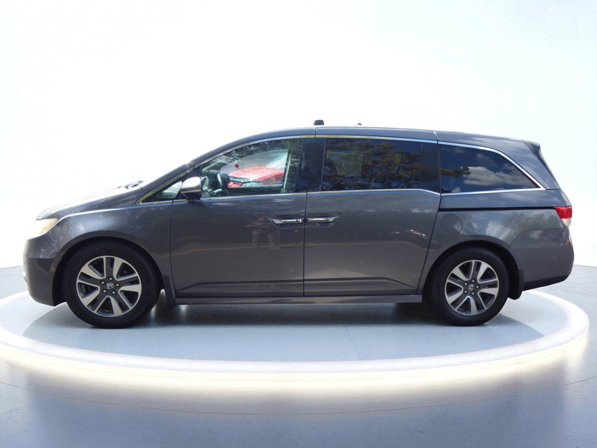 Used 2016 Honda Odyssey Touring Elite image 7