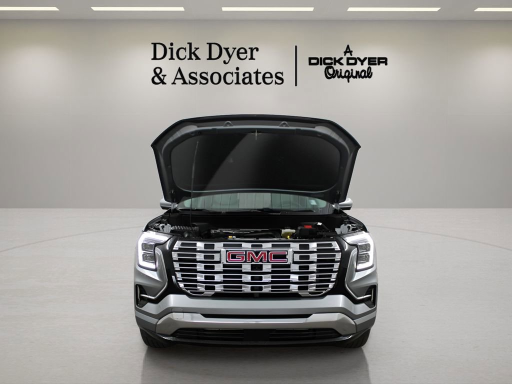 Used 2026 GMC Terrain Denali image 7