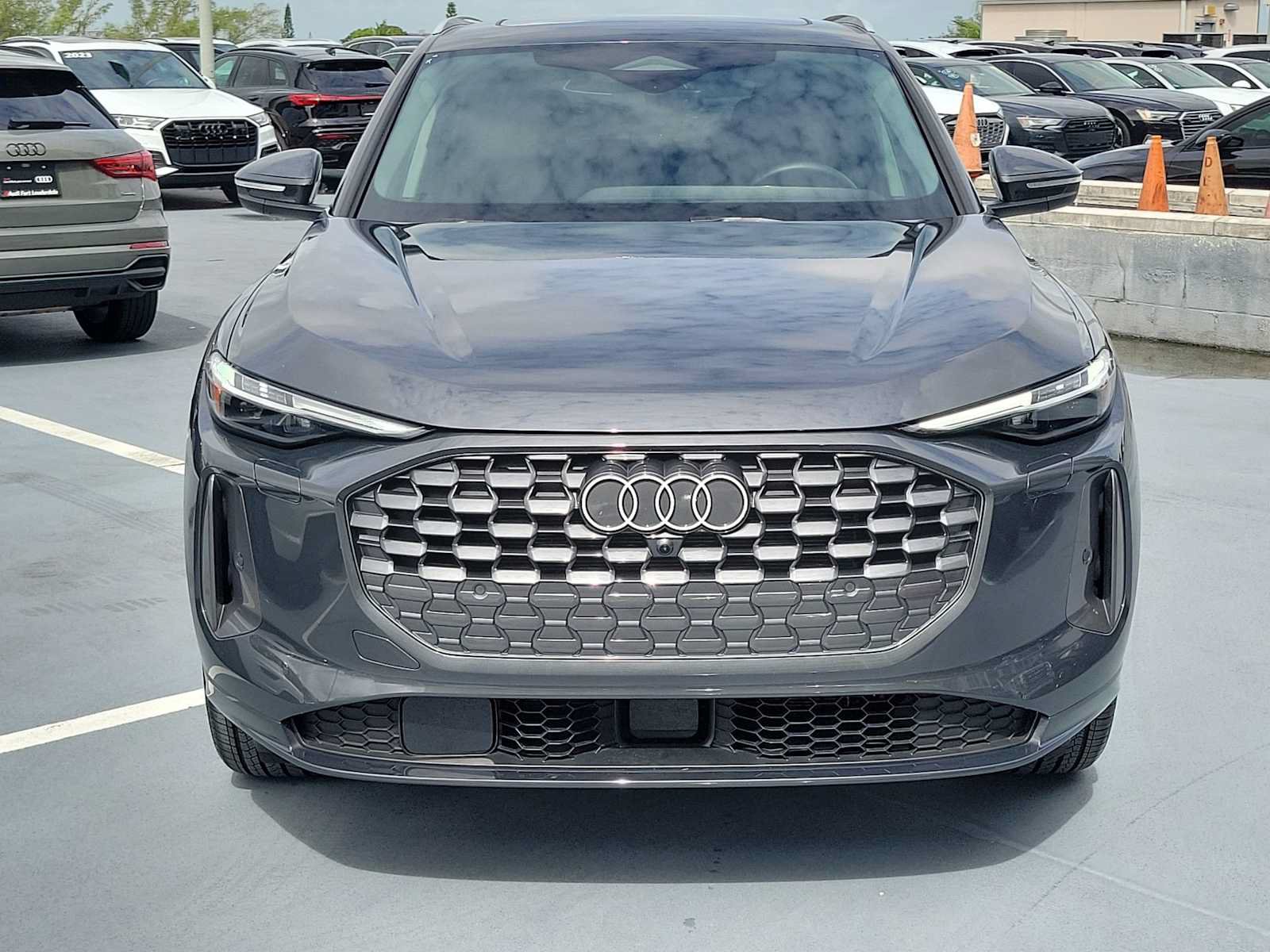 Certified 2025 Audi Q5 Premium Plus w/ Premium Plus AWD/4WD image 8
