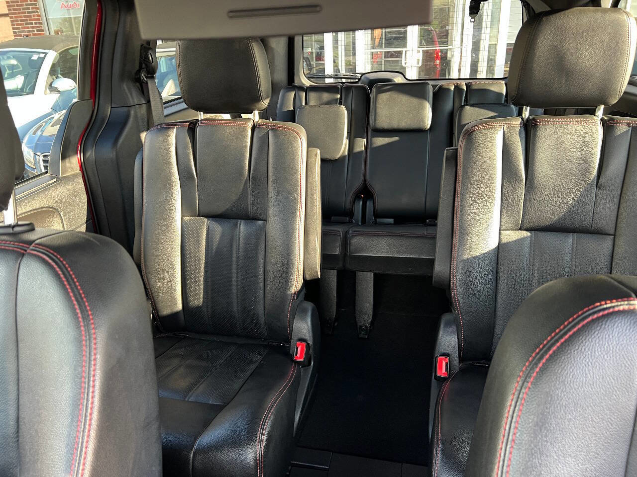 Used 2019 Dodge Grand Caravan GT image 27