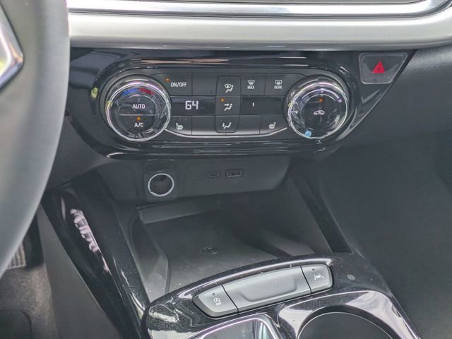New 2026 Chevrolet Trax LT w/ Sunroof Package FWD image 18