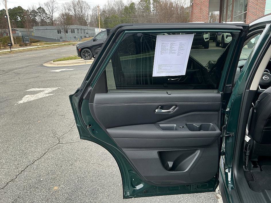 Certified 2024 Nissan Pathfinder Platinum w/ Cargo Package image 23