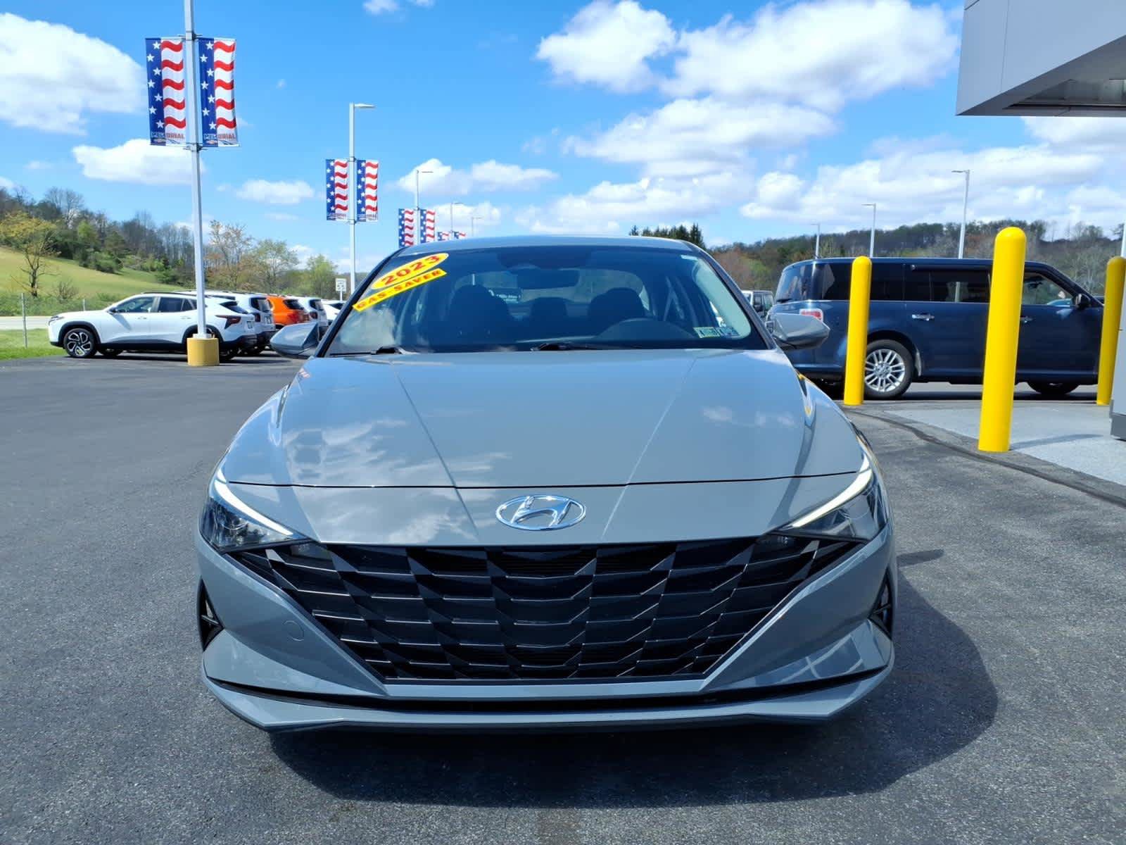 Used 2023 Hyundai Elantra SEL image 3