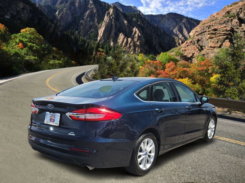 Used 2020 Ford Fusion SE FWD image 3